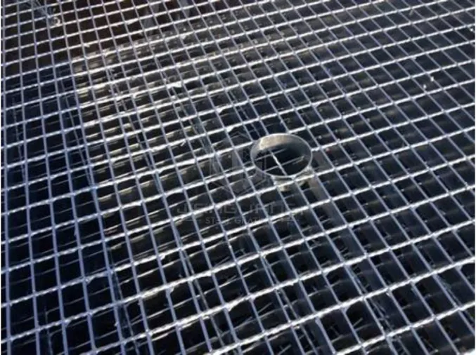 Irregular Steel Grating